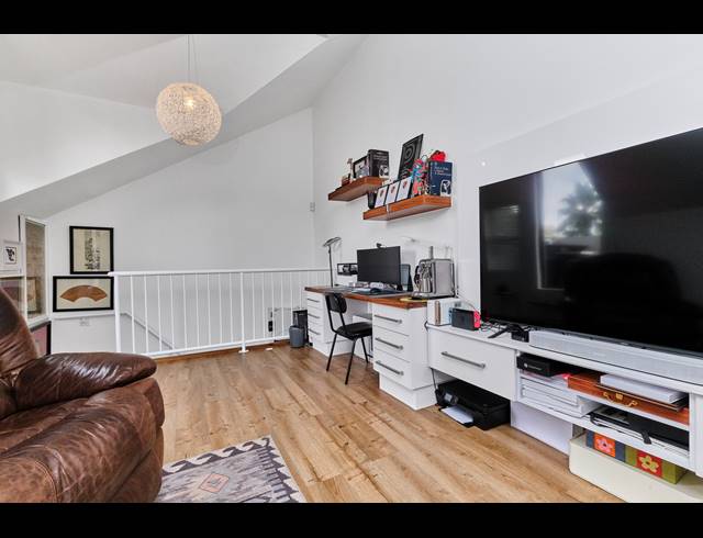 1 BEDROOM APARTMENT TO LET IN MELROSE